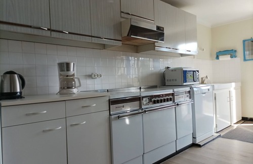 Hillion House | Seaside house with enclosed garden 3 bedrooms/7people Beach 550m away