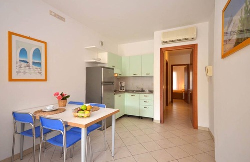Bibione Pineda Apartment | Seaside modern flat in an elegant residence with swimming pool