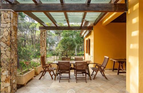 Santa Margherita di Pula Villa | Seaside Pineta Retreat