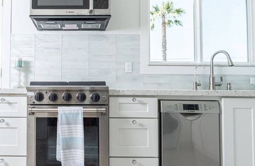 San Clemente Apartment | Seaside Retreat. Refresh, relax and renew! Two blocks from the beach!