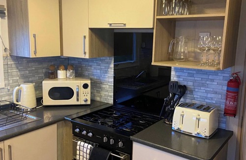 Heysham Cabin | Seaside Retreat-Sleeps 8-Free Parking