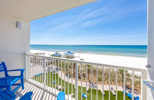 Fort Walton Beach Hotel | Seaside Serenity with Beachfront Elegance Near Destin History and Fishing Museum