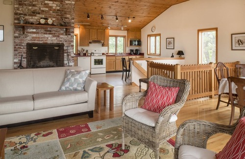 Kennebunk House | Seaside Serenity: Charming Retreat Steps from Parsons Beach