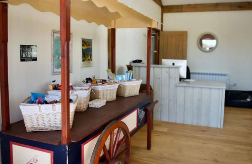 L’Eclet Cabin | Seaside Serenity: Luxury Glamping Getaway - Sleeps 6