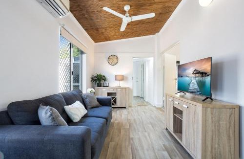 Machans Beach House | Seaside Serenity Modern Cottage with Spa