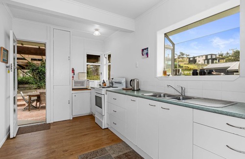 Langs Beach House | Seaside Serenity - Well-appointed and comfortable home with stunning views over Bream Bay