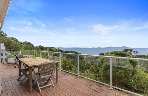 Langs Beach House | Seaside Serenity - Well-appointed and comfortable home with stunning views over Bream Bay