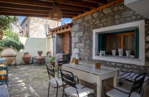 Skala Eresou House | Seaside Summer House, Cozy Yard