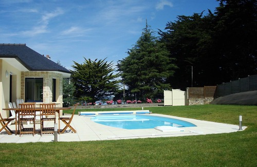 Plestin-les-Greves Villa | Seaside villa with private heated pool