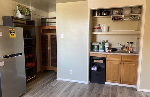 Telluride Apartment | Seasonal studio rental! Sunny side Telluride studio apt. available!