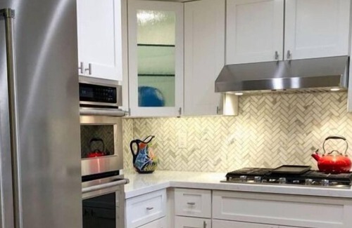 Warm Sands Condo | Seasonal - Updated Condo in Village Racquet Club!