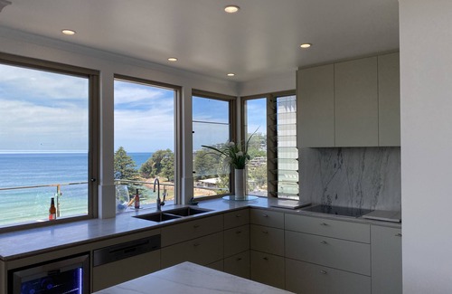 Avoca Beach House | SEASPRAY AT AVOCA - BEACH GETAWAY