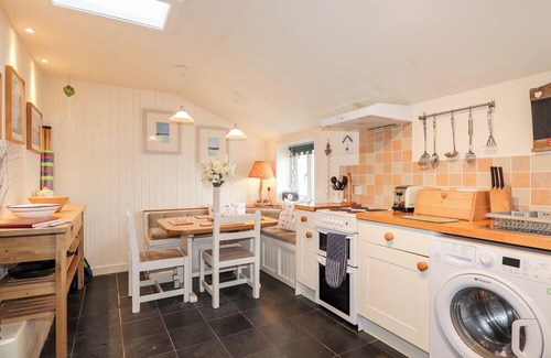 Whitehills Cottage | SEASPRAY COTTAGE, family friendly, with open fire in Whitehills