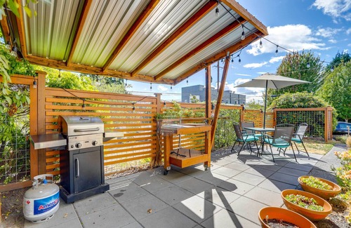 Old Ballard Apartment | Seattle Garden Apt: Walk to Water & Amenities!