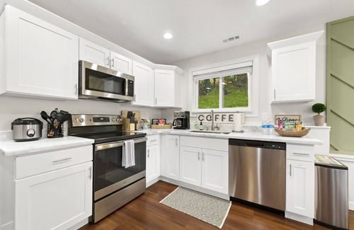 Seattle Metro Area House | Seattle Getaway – Private 2BR, 1BA near Airport