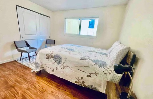 West Queen Anne Hotel | Seattle luxury 4 Suites Retreat - Sophisticated Urban Living w Space, Style, and unmatched Comfort