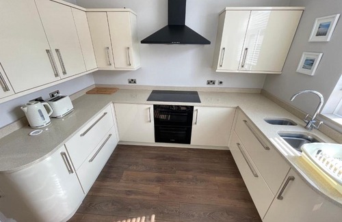 North Shields House | Seaview House, Tynemouth - Luxury Family Holiday Home