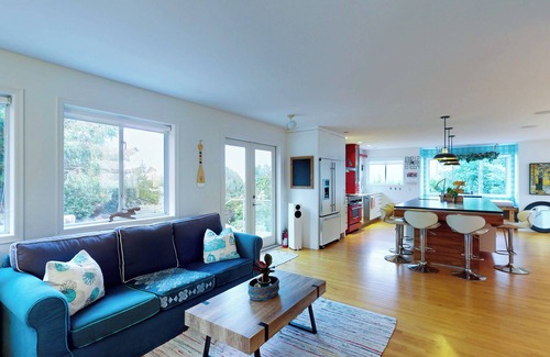 Oak Bay House | Seaview Oasis