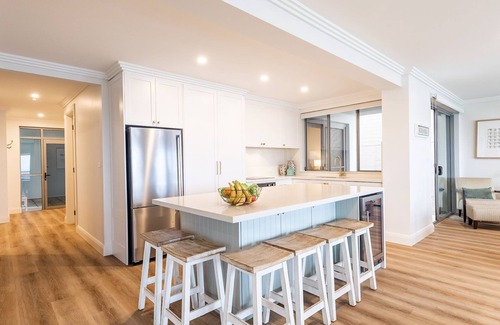 Salamander Bay Apartment | Seaview Splendour 2, 163 Soldiers Point Rd - waterfront stunning unit