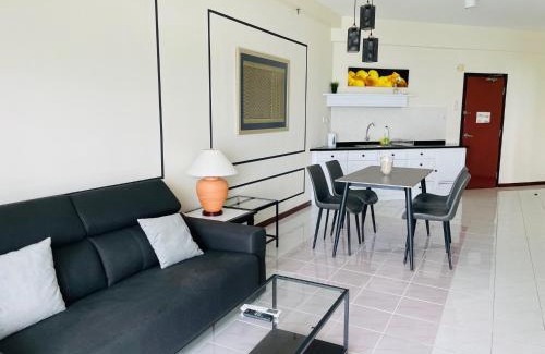 Tanjung Bungah Apartment | Seaview Suite at Rainbow Paradise