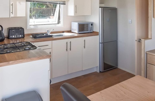 Corton Cottage | Seaview Two - UK50166