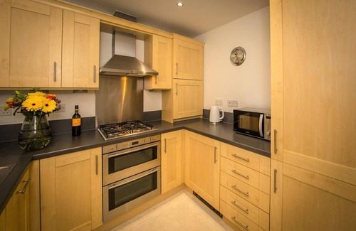 Eastbourne Apartment | Seaviews Sovereign Harbour - adults-only apartment with stunning water views