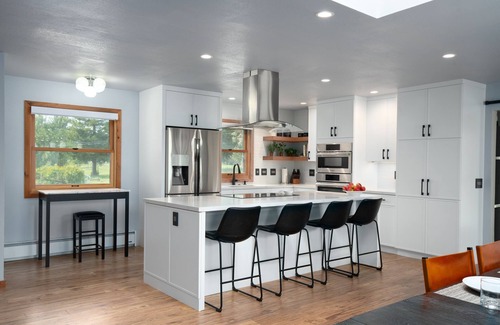 Freestone House | Sebastopol Estate: Pool ~ Spa ~ Firepit ~ EV Charger