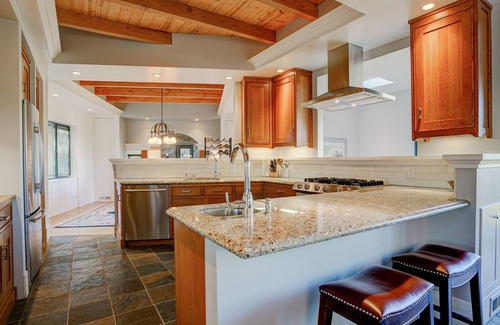 Sebastopol House | Sebastopol Luxury Home With Views, Pool & Hot tub