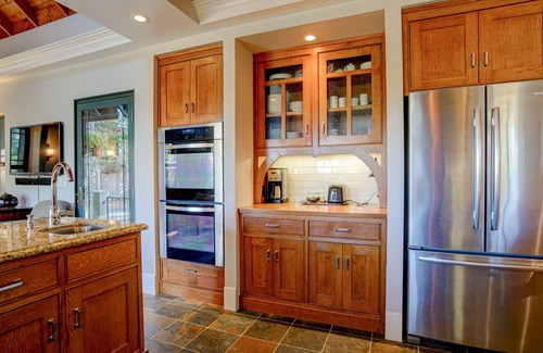 Sebastopol House | Sebastopol Luxury Home With Views, Pool & Hot tub