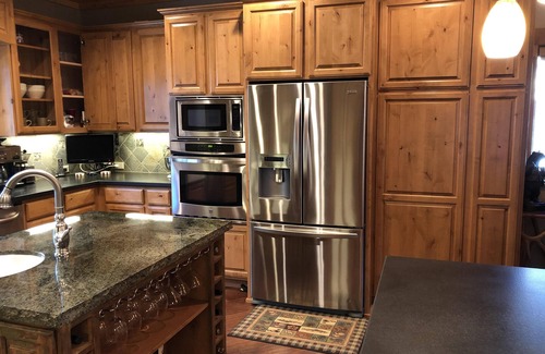 Markleeville Cabin | Secluded 3 bedroom River front cabin + man cave