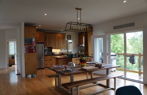 North Kawartha House | Secluded 4-Season Country Home - Lake+Hot Tub+EV. Pet Friendly!