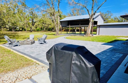 Braden River House | Secluded 5 Acre Family-Friendly Escape