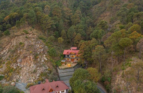 Kasauli Villa | Secluded, 5 Bedroom Villa With Open Deck And Scenic Views