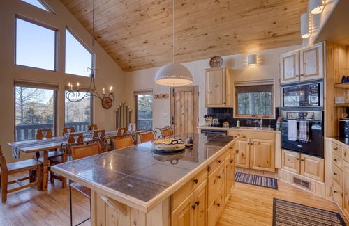 Angel Fire Cabin | Secluded Angel Fire Cabin w/Amazing Views, Hot Tub & Fiber Internet