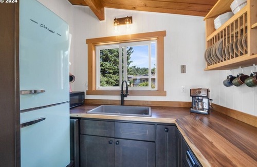 Cape Meares House | Secluded Beach Getaway at Heron's Hearth Beach Bungalow. Pet Friendly!