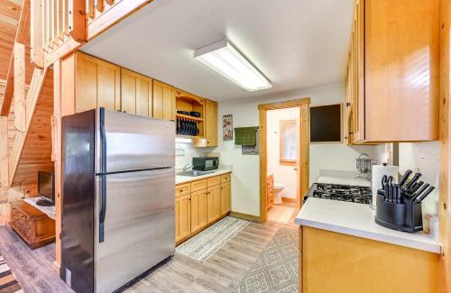 Bigfork House | Secluded Bigfork Cabin with Canoes and Views!