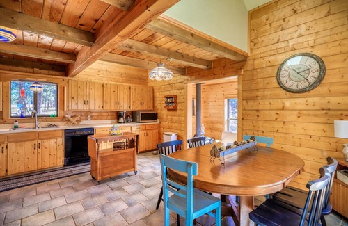 Pagosa Springs Cabin | Secluded Cabin & Bunkhouse Pagosa Springs -4 bedrooms, near it all on 12 acres