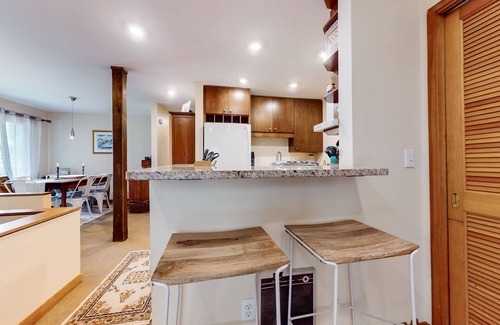 Waitsfield Condo | Secluded condo with heated pool, tennis, sauna, gas stove, BBQ area