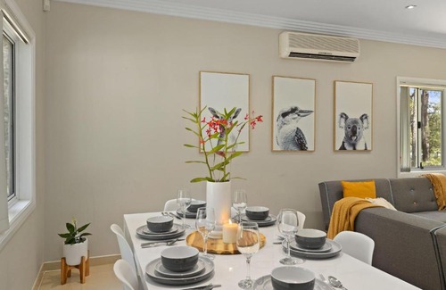 St. Georges Basin House | Secluded Cottage Surrounded by Eucalyptus Trees and Native Wildlife