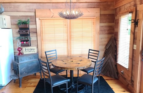Gatlinburg - Pigeon Forge Cabin | Secluded Cozy Cabin with Mountain Views, near Pigeon Forge, Gatlinburg, Hot Tub
