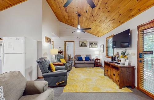 Mineral Bluff Cabin | Secluded dog-friendly cabin on 3 gorgeous acres with a creek & firepit