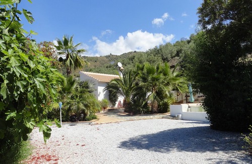 Sayalonga House | Secluded finca with sea view and palm garden for 4 persons
