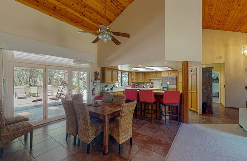 Ahwahnee House | Secluded home near Yosemite & Bass Lake with private hot tub & mountain views