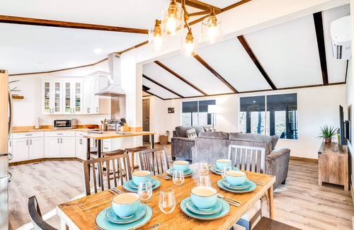 Joshua Tree Highlands House | Secluded home on 5 acres with stunning views, fast WiFi, grill, & screened patio