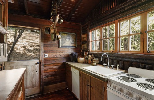 Mill Valley Cabin | Secluded In Town Cabin in the Woods