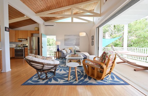 Kapoho Apartment | Secluded Jungle Penthouse with Rooftop Observation Deck