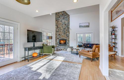 Kerhonkson House | Secluded Kerhonkson Retreat with Deck and Views!