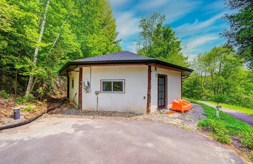 Wollaston House | Secluded Lake Retreat | Starlink | Night Sky Views