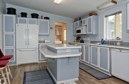 Clallam County House | Secluded location, private Beach Access, water views, sleeps 6