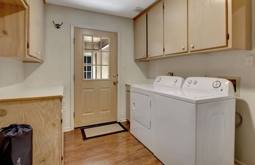 Bonnerdale House | Secluded Lodge 5 minutes from Lake Ouachita